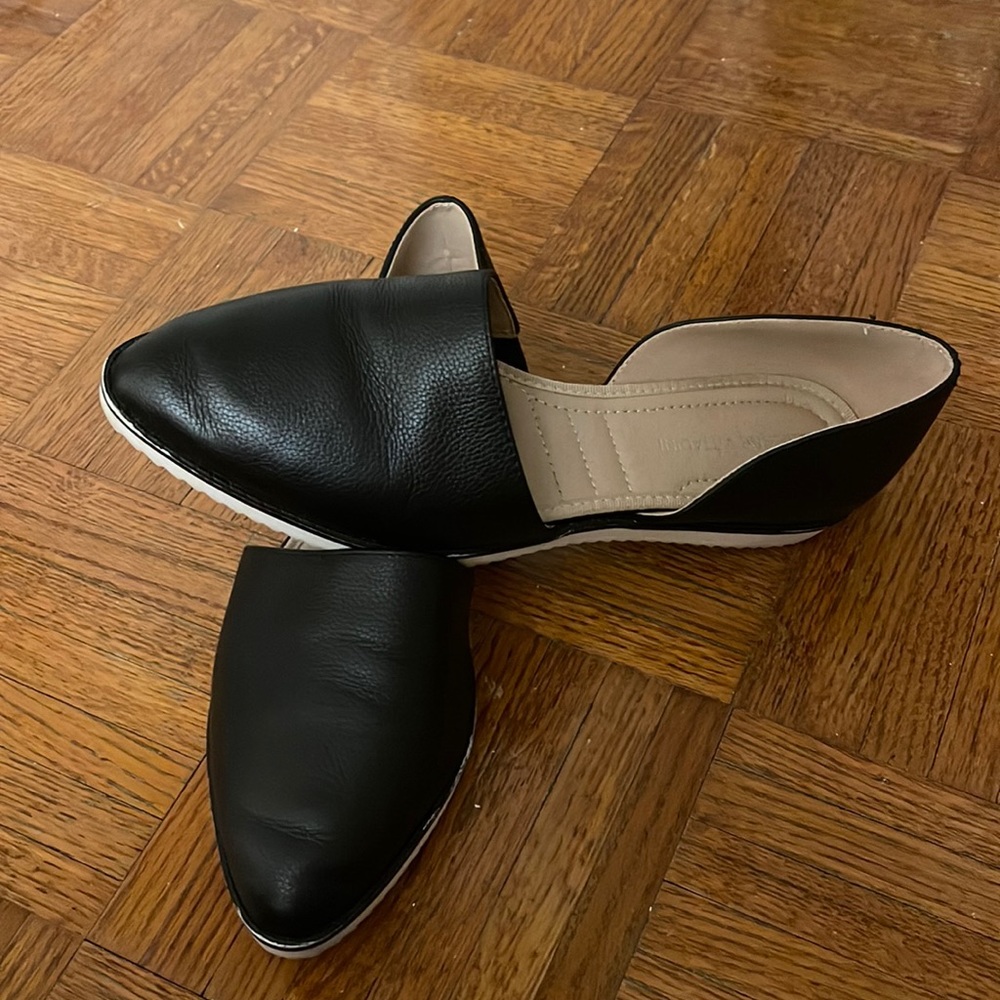 Adrienne Vittadini black loafer flat (size 7.5)